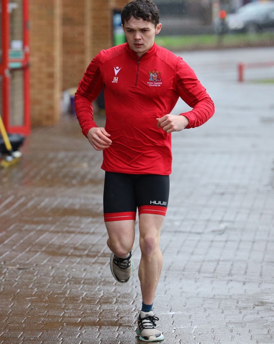Joe Howe running